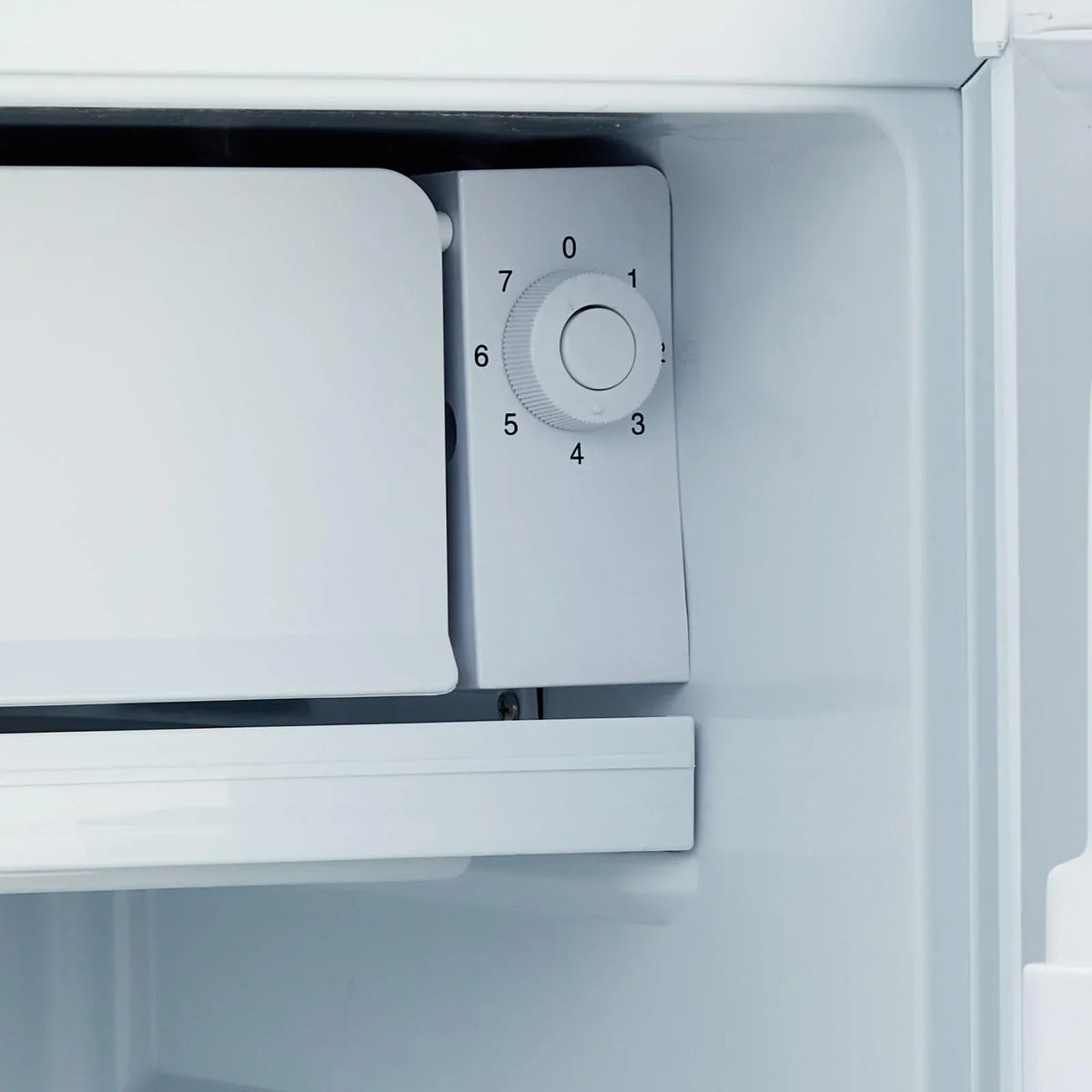 Nouveauté 2026 – Mini-réfrigérateur avec congélateur , 90 litres (3,2 pi³), idéal pour la chambre, thermostat réglable à 7 positions, silencieux, facile à ranger et à nettoyer, porte unique. Convient pour la maison, le bureau, une résidence étudiante