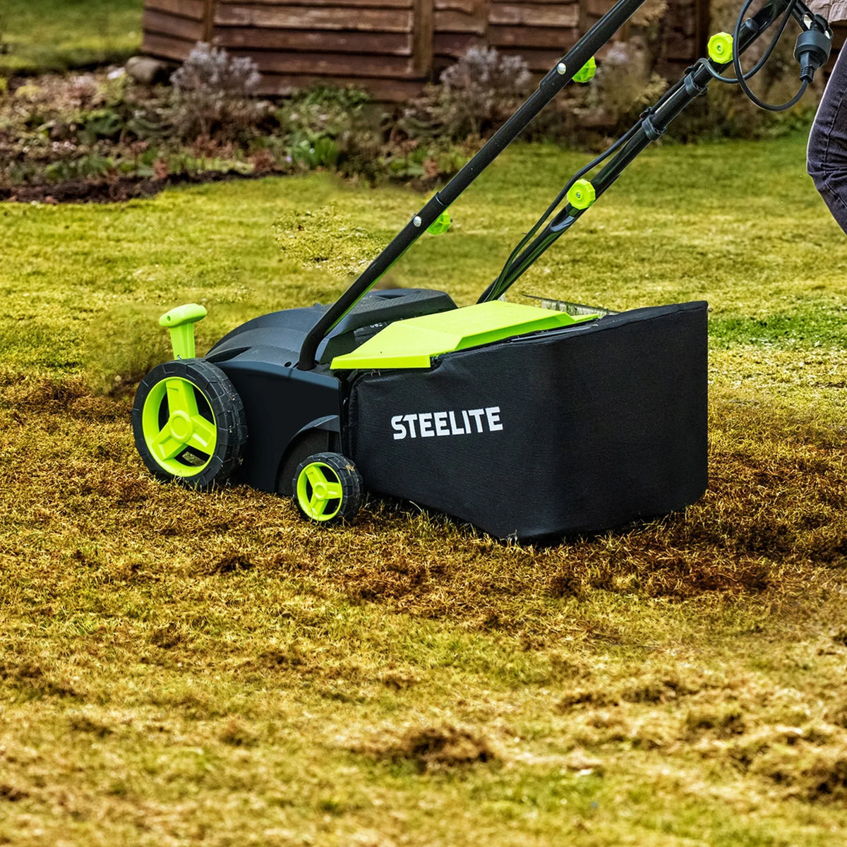 Nouveauté 2026 – Scarificateur et déchaumeur électrique 2 en 1 Steelite , 33 cm (13 pouces), 12 A, avec sac de ramassage amovible de 30 litres (8 gallons), pour pelouse, jardin et cour