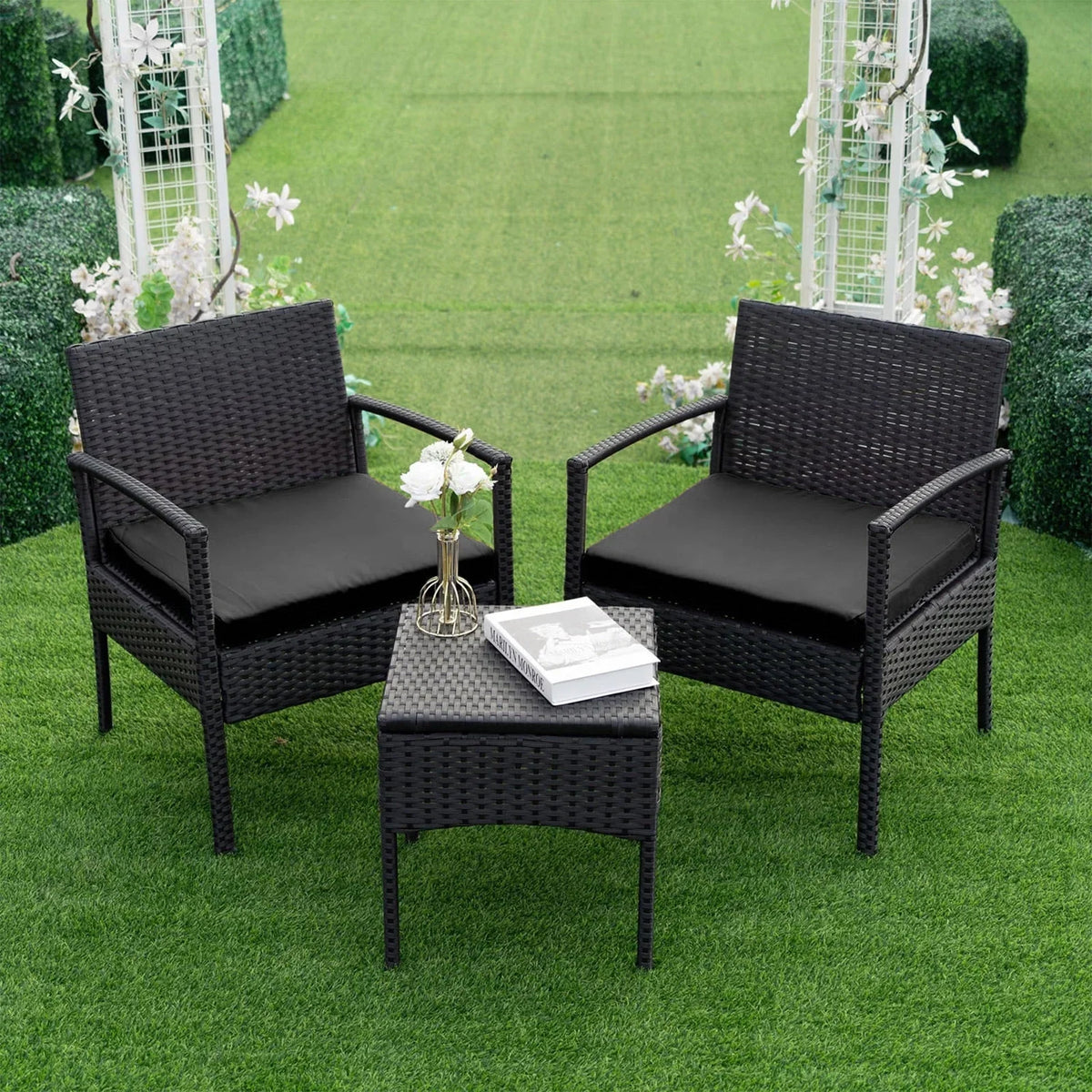 Nouveauté 2026 – Ensemble de mobilier de jardin Tappio , 3 pièces, style bistro, comprenant des chaises de conversation en rotin, une table d'appoint et des coussins. Idéal pour balcon, jardin ou terrasse. Couleur : rouge