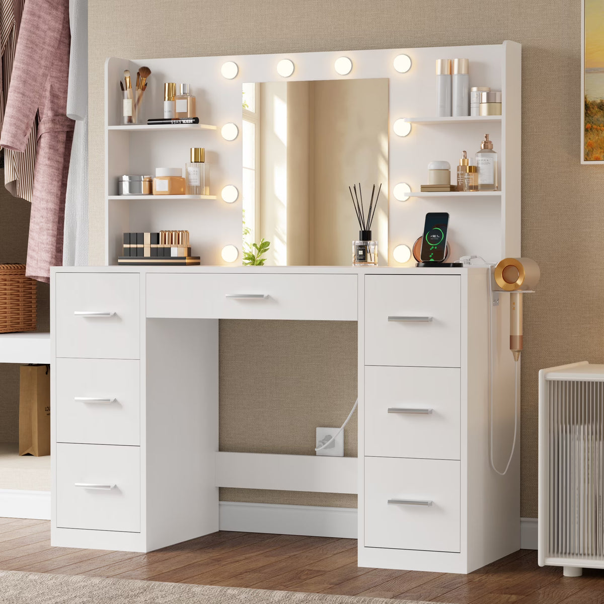 Nouveauté 2026 – Coiffeuse Lacoo avec miroir et éclairage LED, meuble de maquillage avec 7 tiroirs et 4 étagères, table de toilette avec prise électrique pour chambre ou dressing, blanche