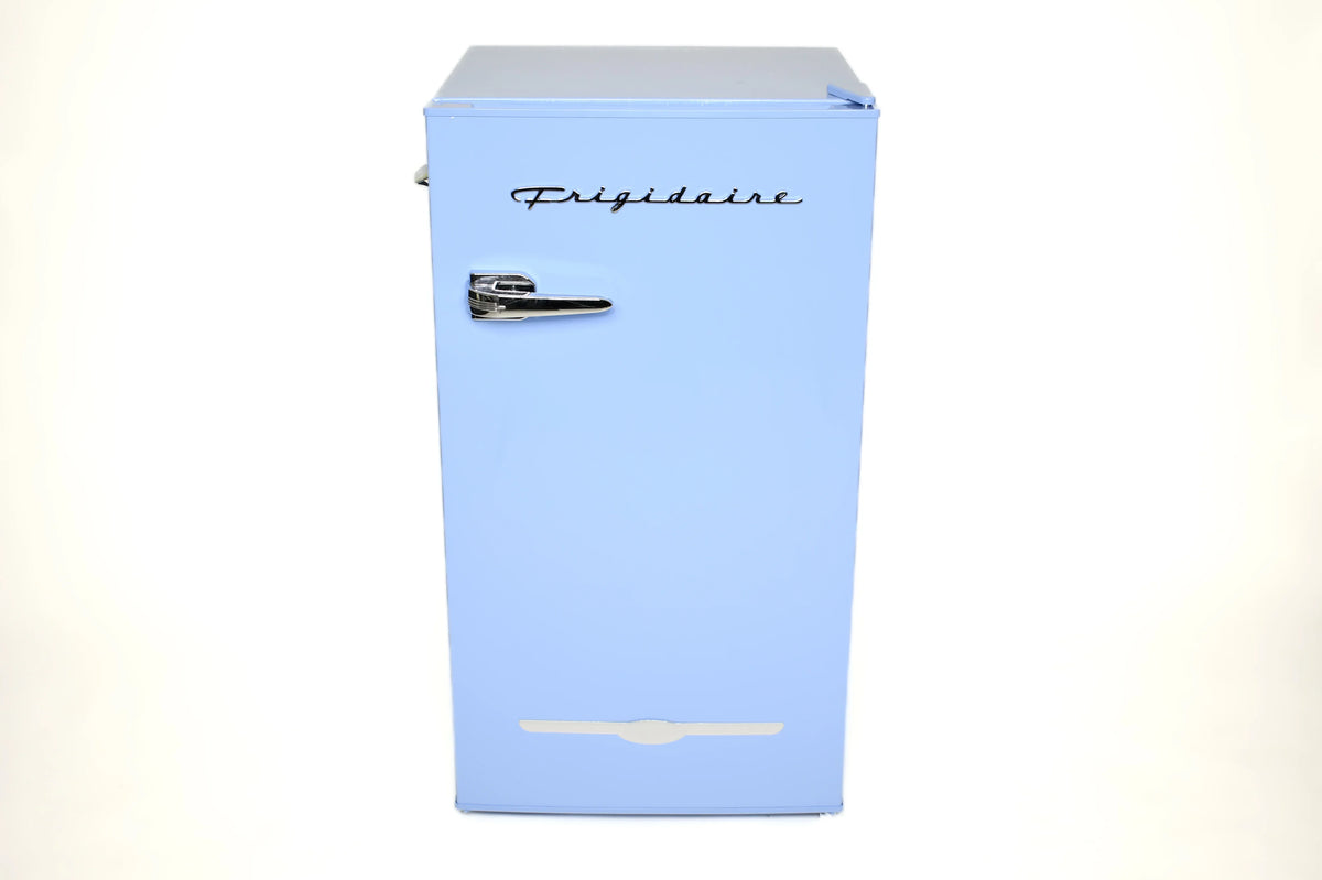 Nouveauté 2026 – Réfrigérateur de bar rétro Frigidaire EFR376-C-PINK 3,2 pi³ (rose), 65 watts, avec ouvre-bouteille latéral