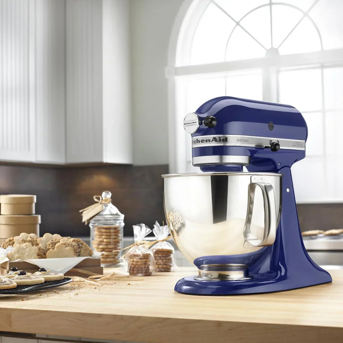 Nouveauté 2026 – Robot pâtissier KitchenAid Artisan Series 5 pintes à tête inclinable, coloris Wildflower, KSM156CXWF (édition