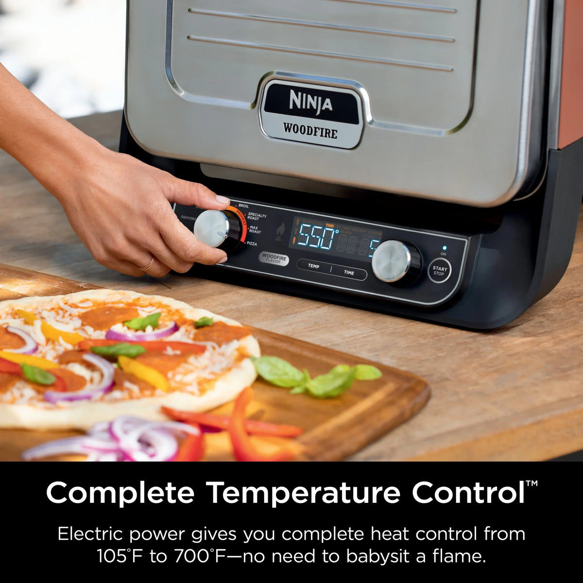 Nouveauté 2026 – Four à pizza à bois Ninja , four extérieur 8 en 1, 5 réglages de cuisson, technologie Ninja Woodfire, température jusqu'à 370 °C, fumoir, électrique