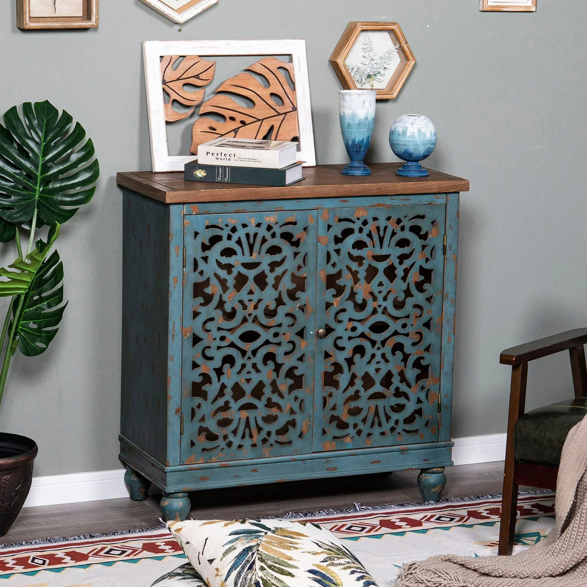 Nouveauté 2026 – Crédences et buffets sculptés creux Sophia & William , bois bleu, 2 étagères