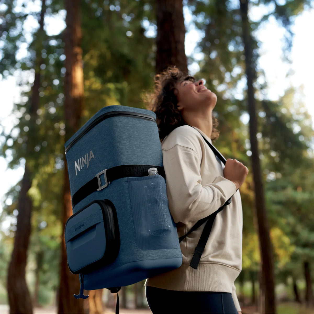 Nouveauté 2026 – Glacière souple Ninja Outdoor FrostVault Go 24 canettes avec zone froide et sèche, bleu bord de lac - FF124NV