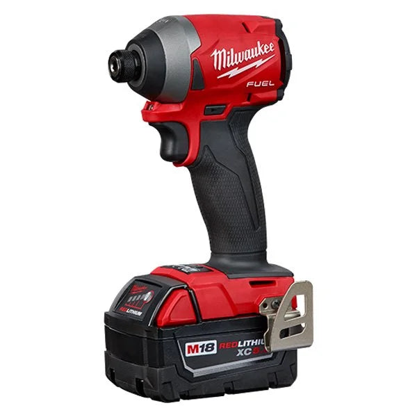 Nouveauté 2026 – Kit de visseuse à chocs hexagonale Milwaukee M18 Fuel 1/4" 18 V (réf. 2853-22) avec 2 batteries 5 Ah, chargeur et mallette de transport