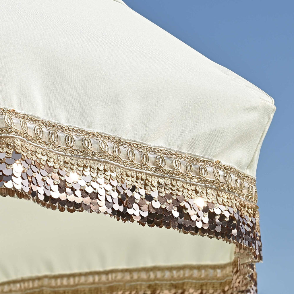 Nouveauté 2026 – Parasol de terrasse LAGarden de 1,8 m à franges et pompon, style Jazz Age, en bois, protection UPF50+, beige avec pompon doré, modèle : JZ6-01