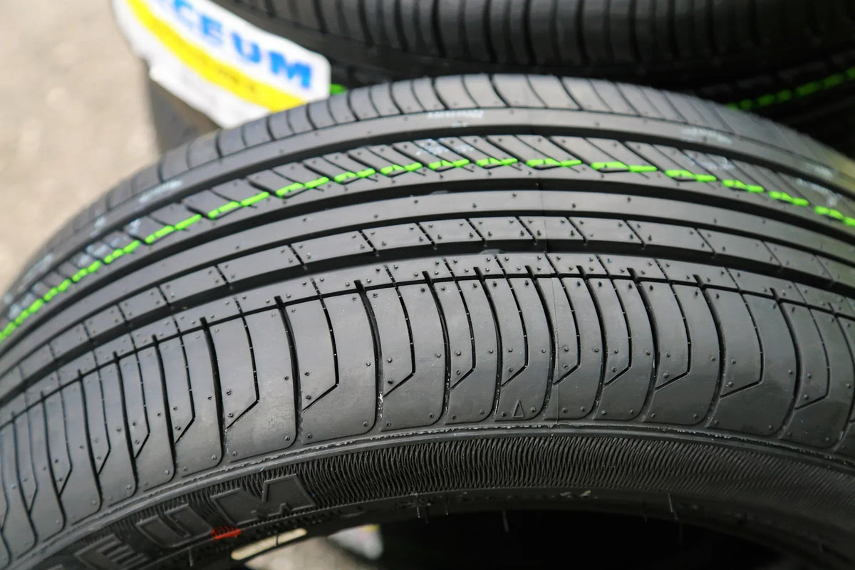 Nouveauté 2026 – Ensemble de 4 pneus Forceum Ecosa 175/70R13 82H toutes saisons