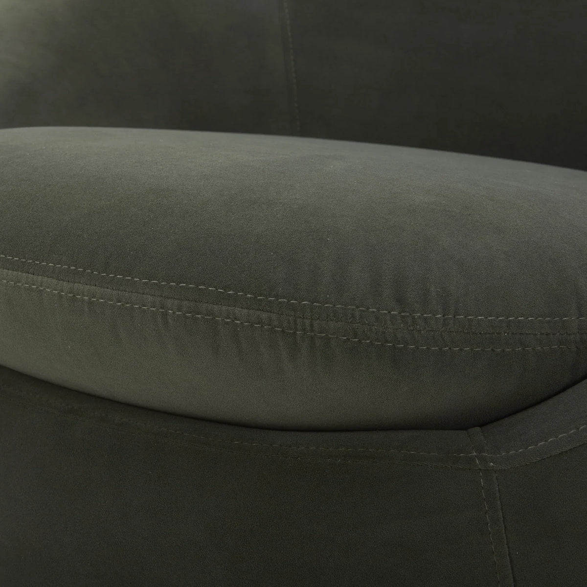 Nouveauté 2026 – Fauteuil pivotant Mira de Better Homes & Gardens , en peau de mouton retournée crème