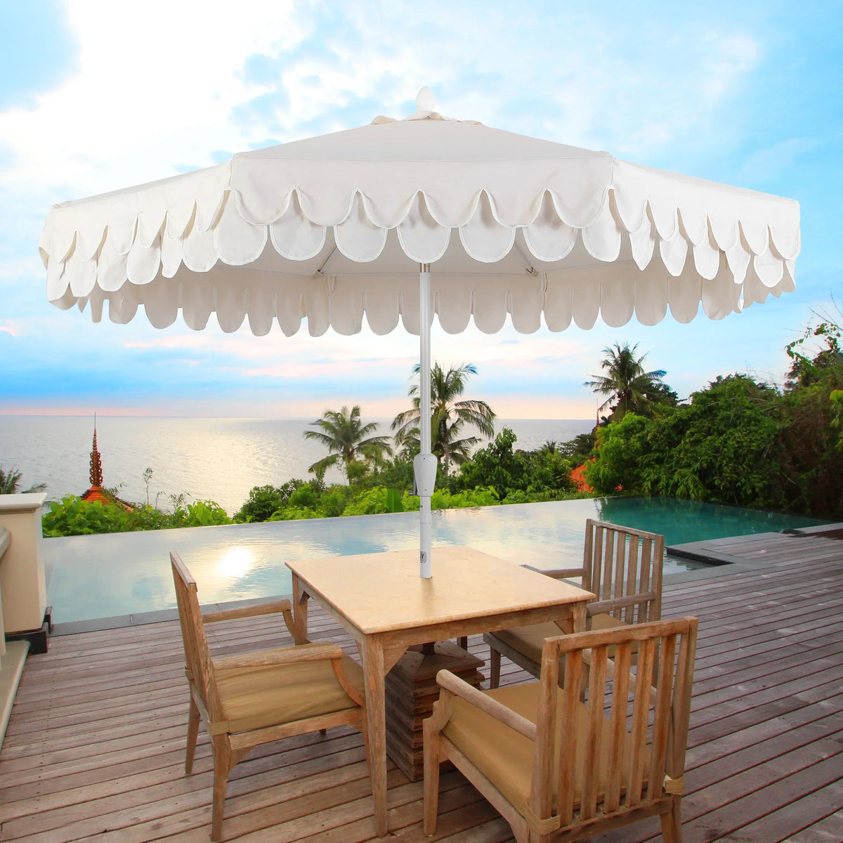 Nouveauté 2026 – Parasol de marché JONATHAN Y Tracy 2,74 m (9 pi), style classique milieu du siècle, franges festonnées, manivelle d'inclinaison automatique, aération et protection UV, rose corail/blanc, mât marron foncé