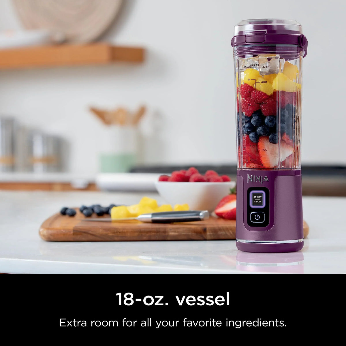 Nouveauté 2026 – Blender portable Ninja Blast , sans fil, bol de 532 ml (18 oz), blender individuel pour milkshakes et smoothies, sans BPA, couvercle étanche et bec verseur, rechargeable par USB-C, pièces compatibles lave-vaisselle, violet métallisé
