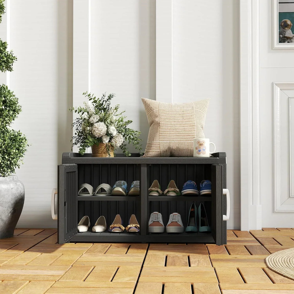 Nouveauté 2026 – Meuble de rangement à chaussures d'extérieur KAMABOKO , banc de rangement étanche et résistant aux UV pour entrée, intérieur et extérieur, avec 2 portes coulissantes de style grange et étagères réglables pour entrée, chambre, couloir