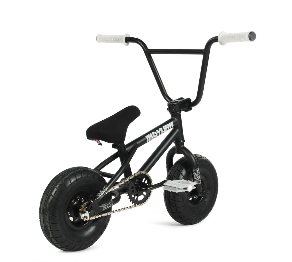 Nouveauté 2026 – Mini BMX Riot 10" à pneus larges Mayhem (Riot Black Widow), modèle , pédalier monobloc, dernier modèle pour figures acrobatiques