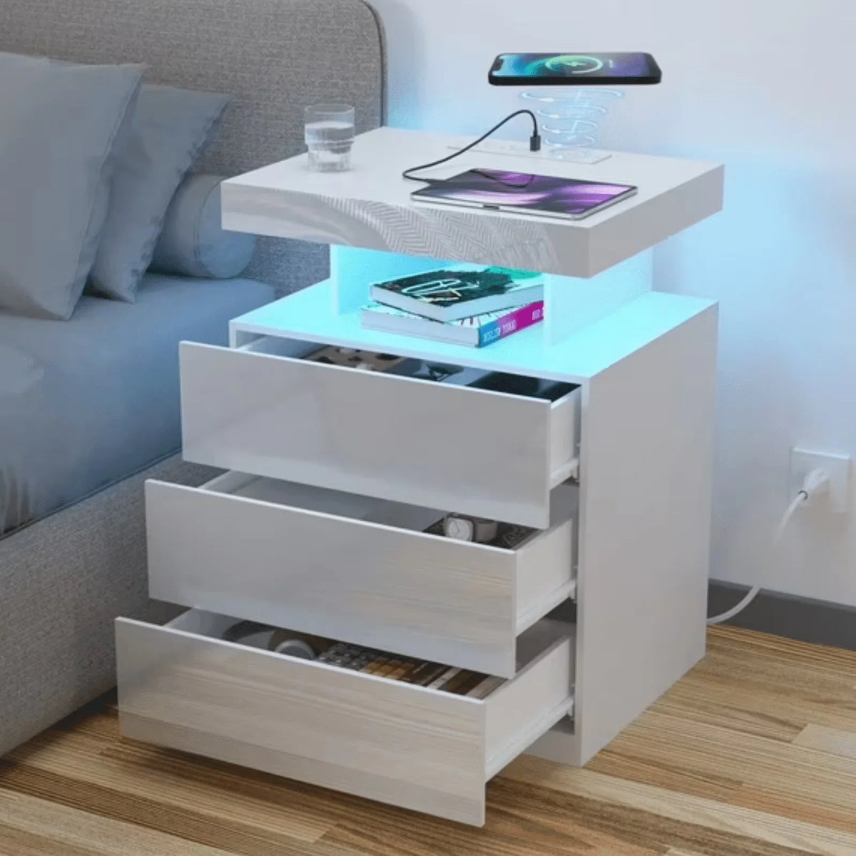 Nouveauté 2026 – Table de chevet LED Hommpa avec station de charge sans fil, ports USB Type-C, 3 tiroirs, finition laquée noire, style moderne et élégant, hauteur 68 cm (26,8 pouces). Idéale pour la chambre à coucher