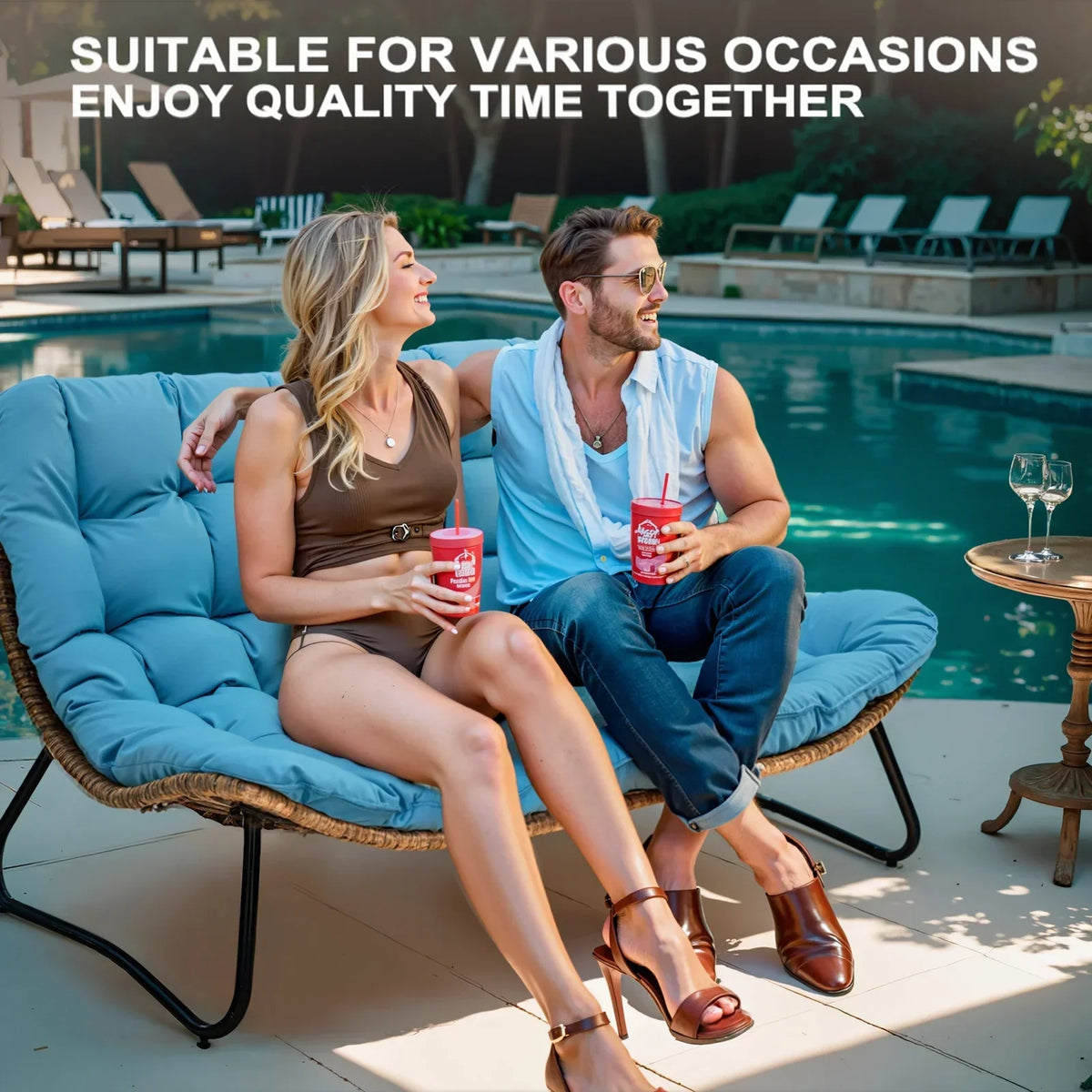 Nouveauté 2026 – Canapé deux places de patio Crestlive Products , grand meuble en rotin résistant aux intempéries avec coussins moelleux, canapé d'extérieur pour balcon, piscine, jardin (beige