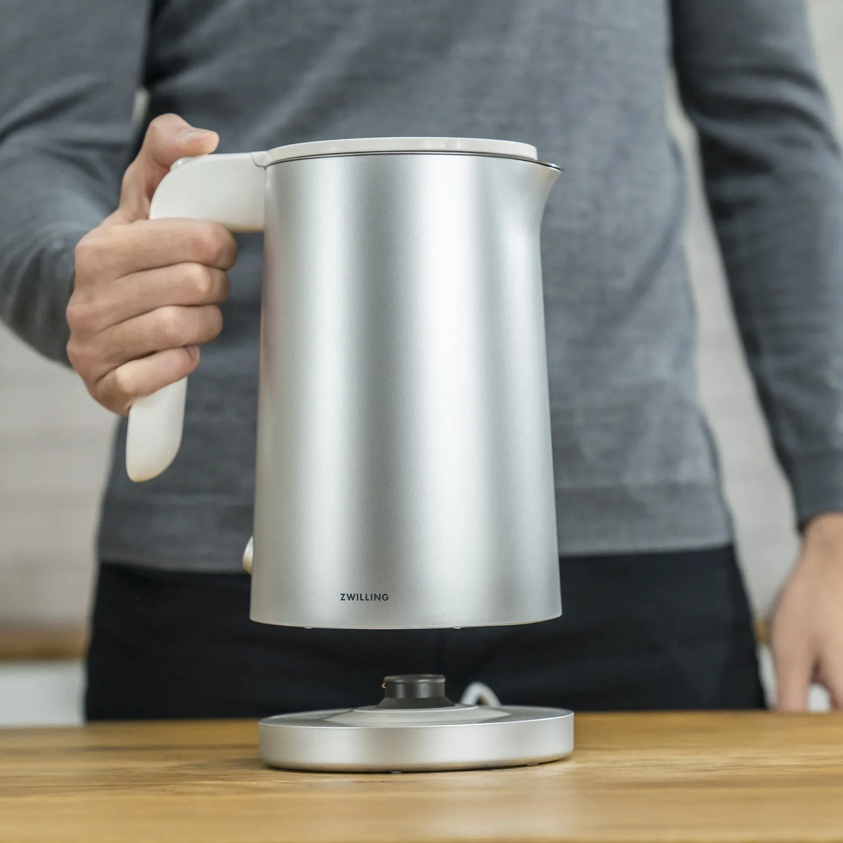 Nouveauté 2026 – Bouilloire électrique sans fil Enfinigy Cool Touch 1 litre ZWILLING , avec eau chaude instantanée - Noire