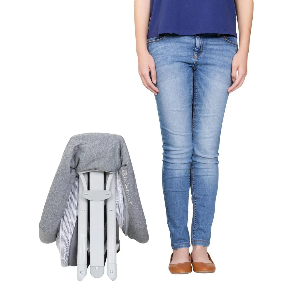 Nouveauté 2026 – Berceau à bascule 2-en-1 Baby Trend Quick Fold avec sac de voyage - Gris pierre ombré