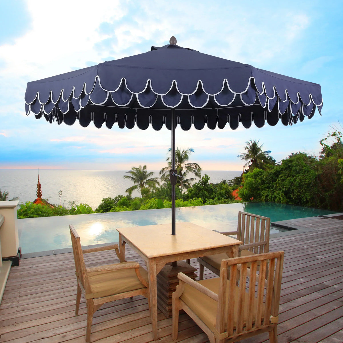 Nouveauté 2026 – Parasol de marché JONATHAN Y Tracy 2,74 m (9 pi), style classique milieu du siècle, franges festonnées, manivelle d'inclinaison automatique, aération et protection UV, rose corail/blanc, mât marron foncé