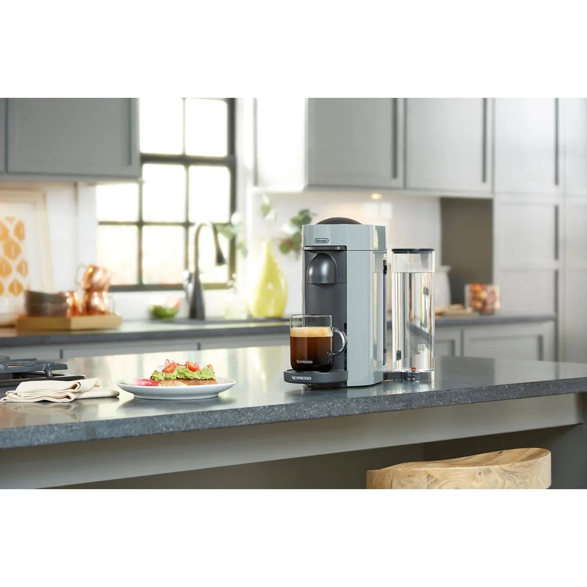 Nouveauté 2026 – Machine à café et expresso Nespresso Vertuo Plus de De'Longhi avec Aerocinno, grise, dosettes individuelles
