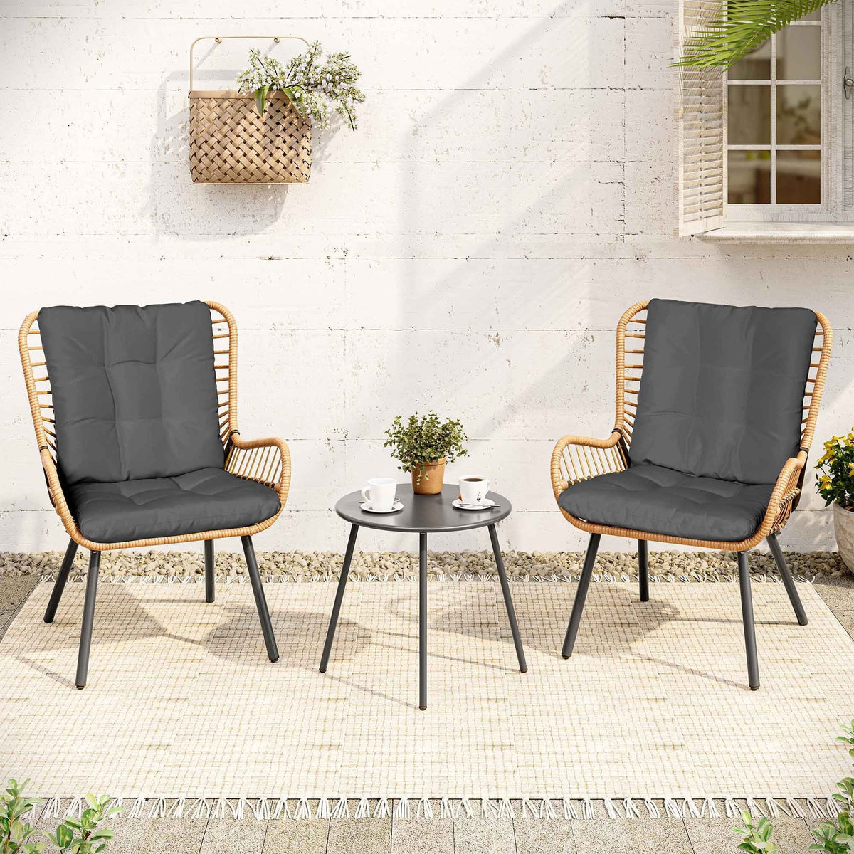 Nouveauté 2026 – Ensemble de mobilier de patio 3 pièces LAUSAINT HOME , comprenant un bistro d'extérieur à dossier haut, une table basse et des coussins beiges pour jardin ou terrasse