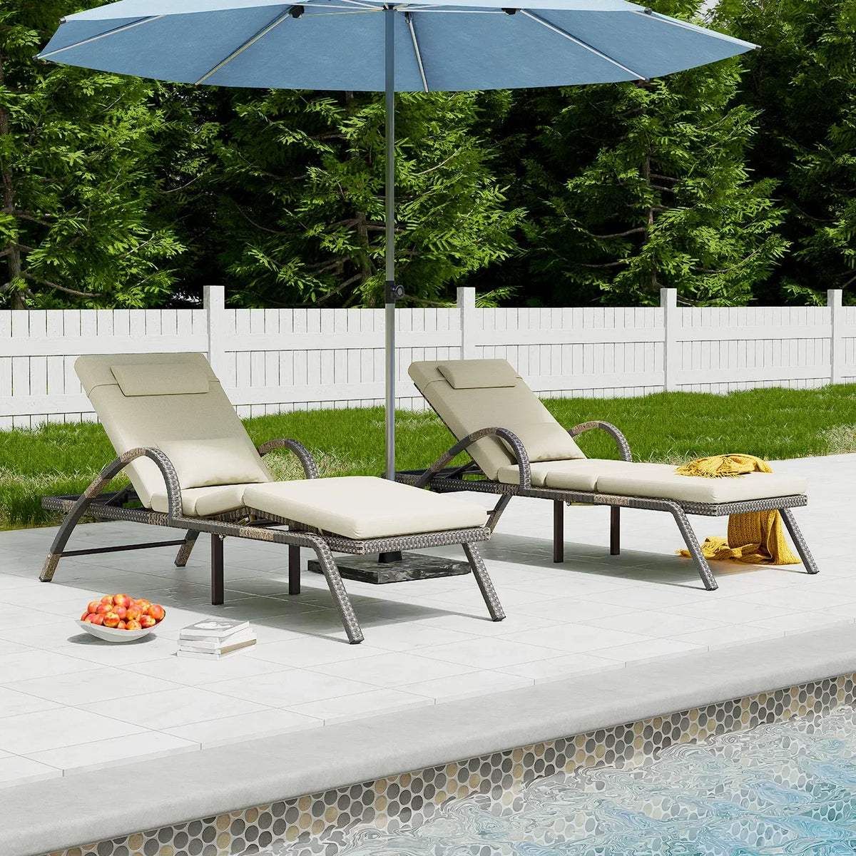 Nouveauté 2026 – MEISSALIVVE Ensemble de 4 chaises longues d'extérieur, chaises de piscine avec dossier réglable à 5 positions, chaise longue en rotin PE pour terrasse, porche et jardin (gris