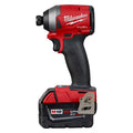 Nouveauté 2026 – Kit de visseuse à chocs hexagonale Milwaukee M18 Fuel 1/4" 18 V (réf. 2853-22) avec 2 batteries 5 Ah, chargeur et mallette de transport