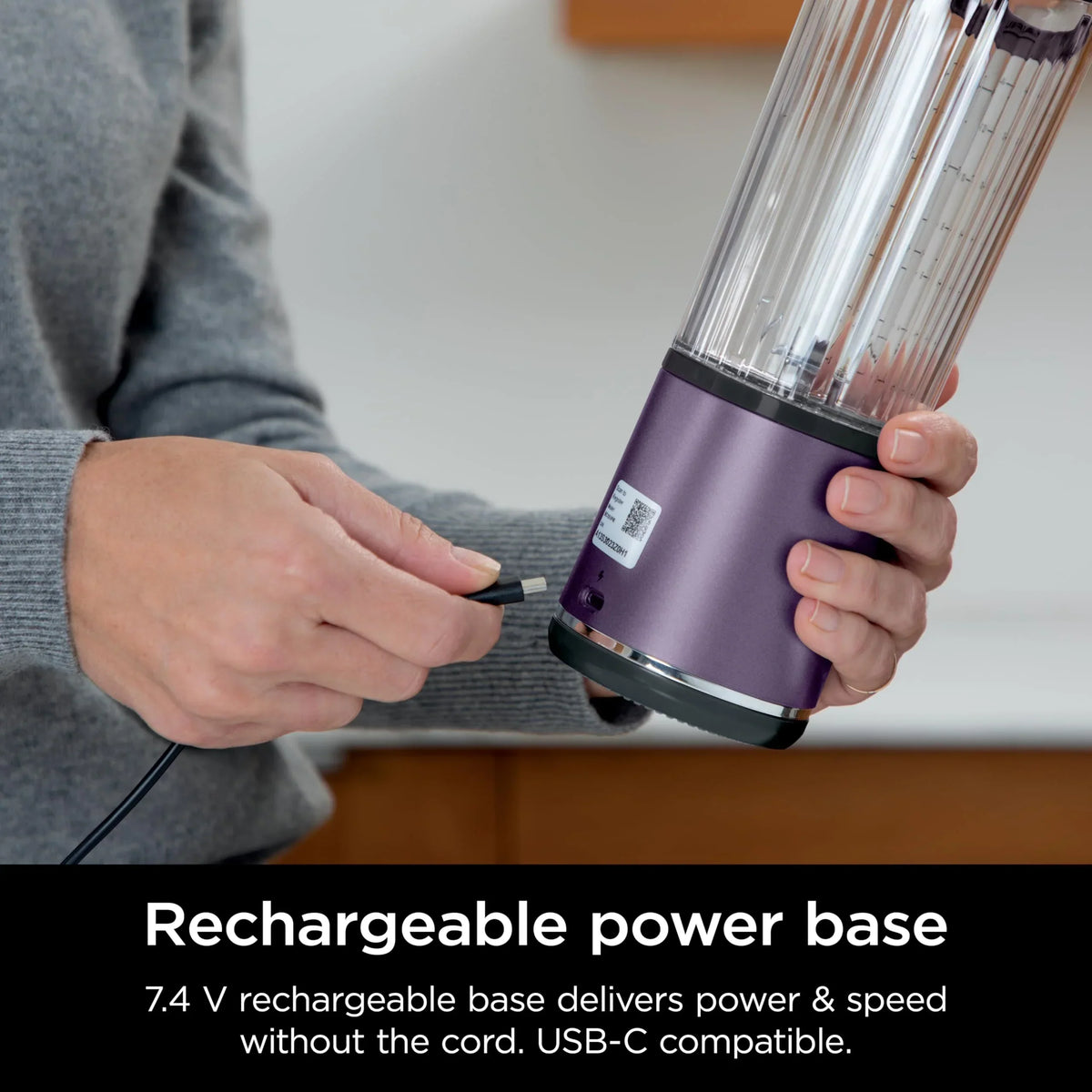 Nouveauté 2026 – Blender portable Ninja Blast , sans fil, bol de 532 ml (18 oz), blender individuel pour milkshakes et smoothies, sans BPA, couvercle étanche et bec verseur, rechargeable par USB-C, pièces compatibles lave-vaisselle, violet métallisé