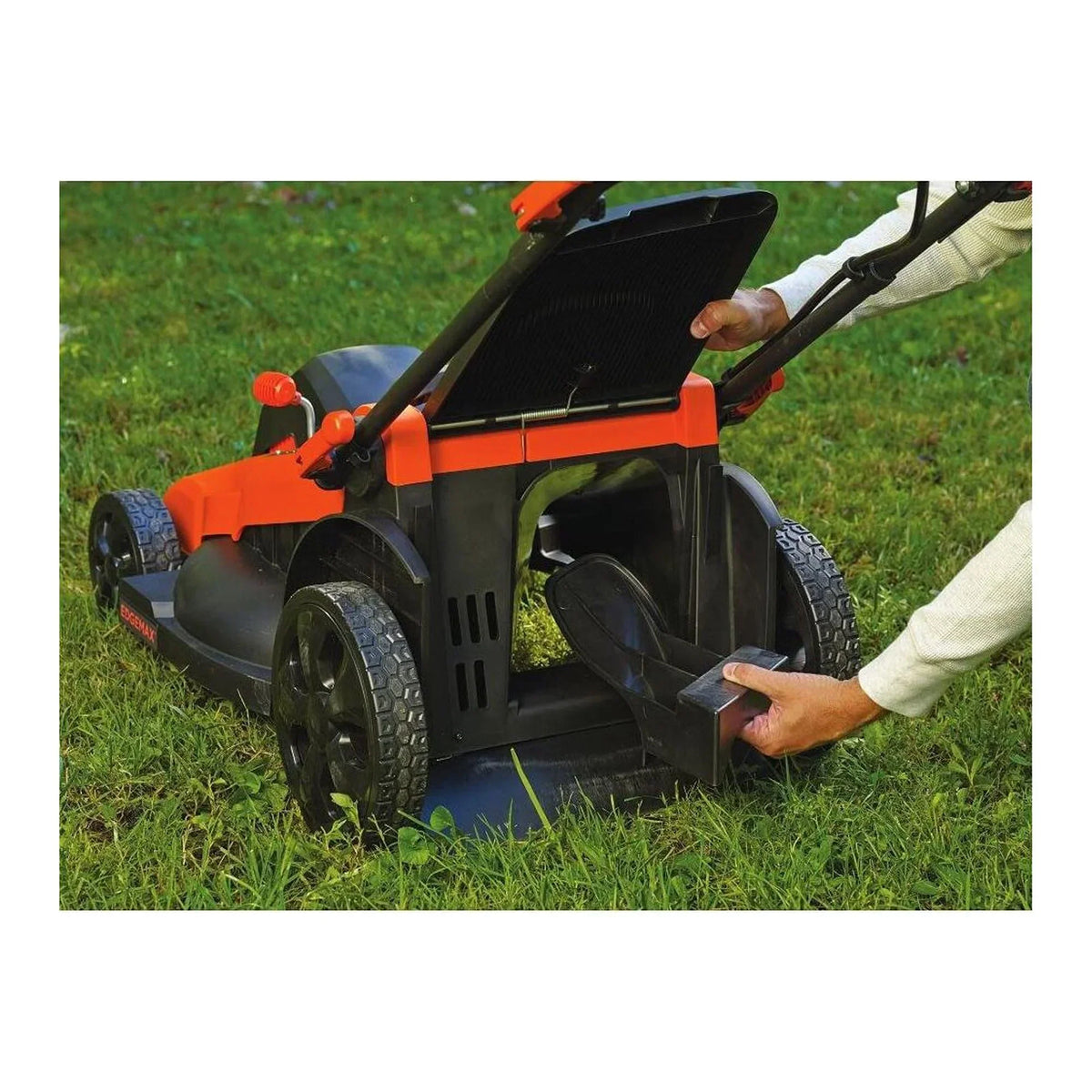 Nouveauté 2026 – Tondeuse à gazon sans fil BLACK+DECKER 40V MAX* avec batterie et chargeur inclus (CM2043C