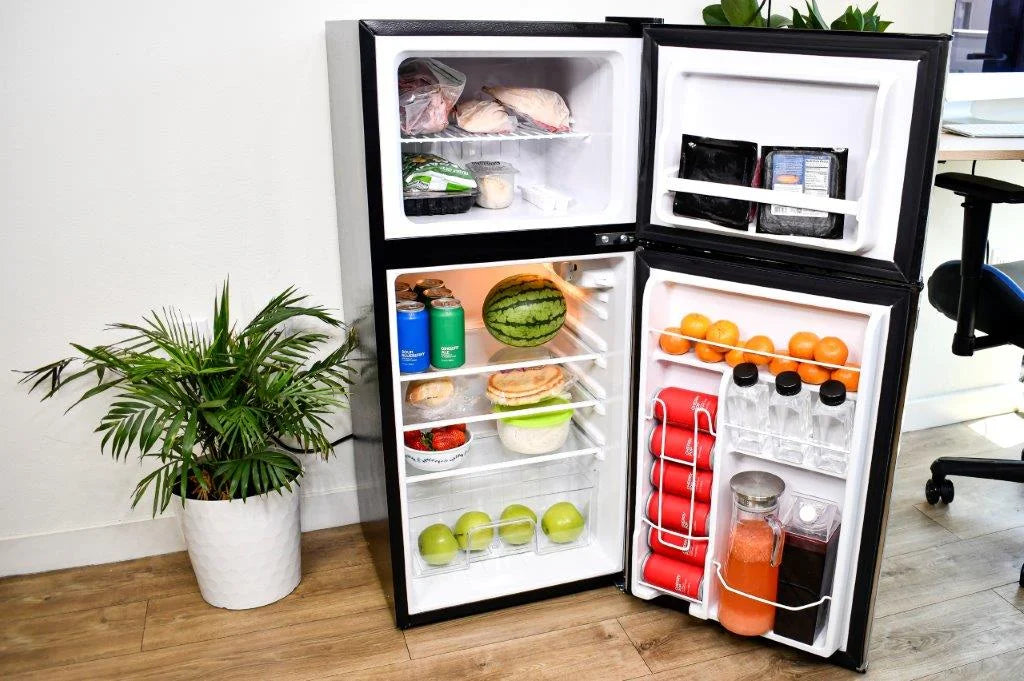 Nouveauté 2026 – Réfrigérateur compact Frigidaire 2 portes, 4,5 pi³, finition chromée, EFR451, platine