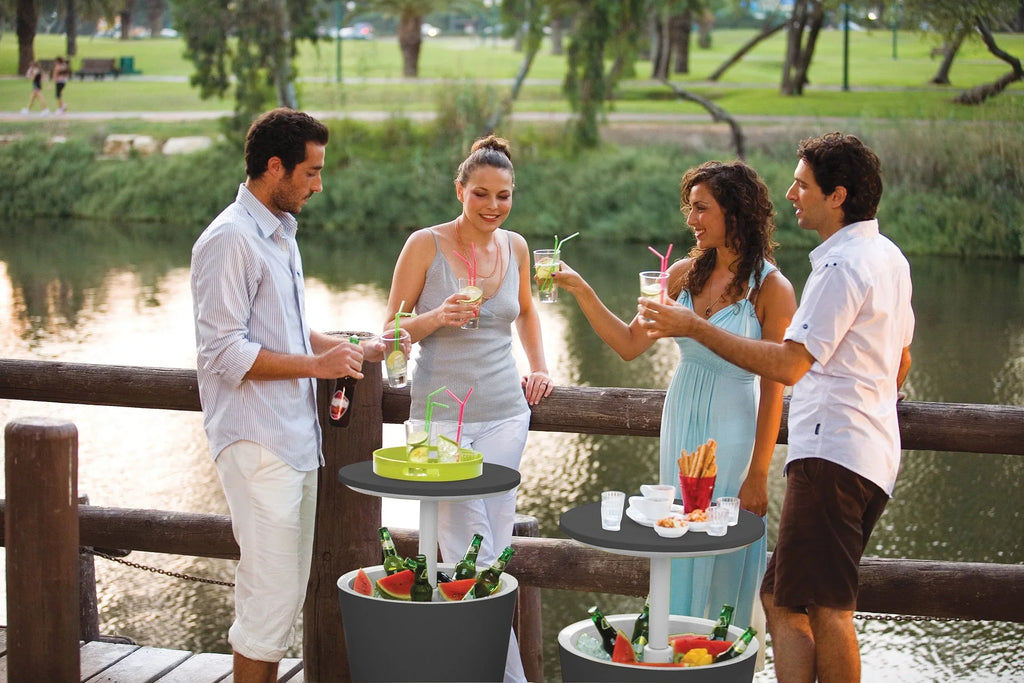 Nouveauté 2026 – Table d'appoint et bar isotherme Keter Pacific Cool Bar 2 en 1 de 28 litres (7,5 gallons), résistante aux intempéries, en résine durable, aspect rotin marron