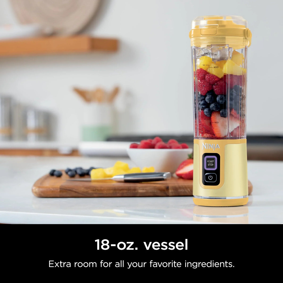Nouveauté 2026 – Blender portable Ninja Blast , sans fil, bol de 532 ml (18 oz), blender individuel pour milkshakes et smoothies, sans BPA, couvercle étanche et bec verseur, rechargeable par USB-C, pièces compatibles lave-vaisselle, violet métallisé