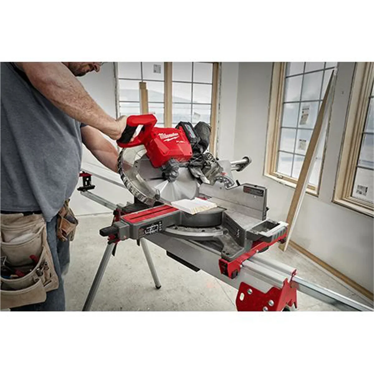 Nouveauté 2026 – Scie à onglets radiale à double biseau Milwaukee 2739-20 M18 FUEL 12