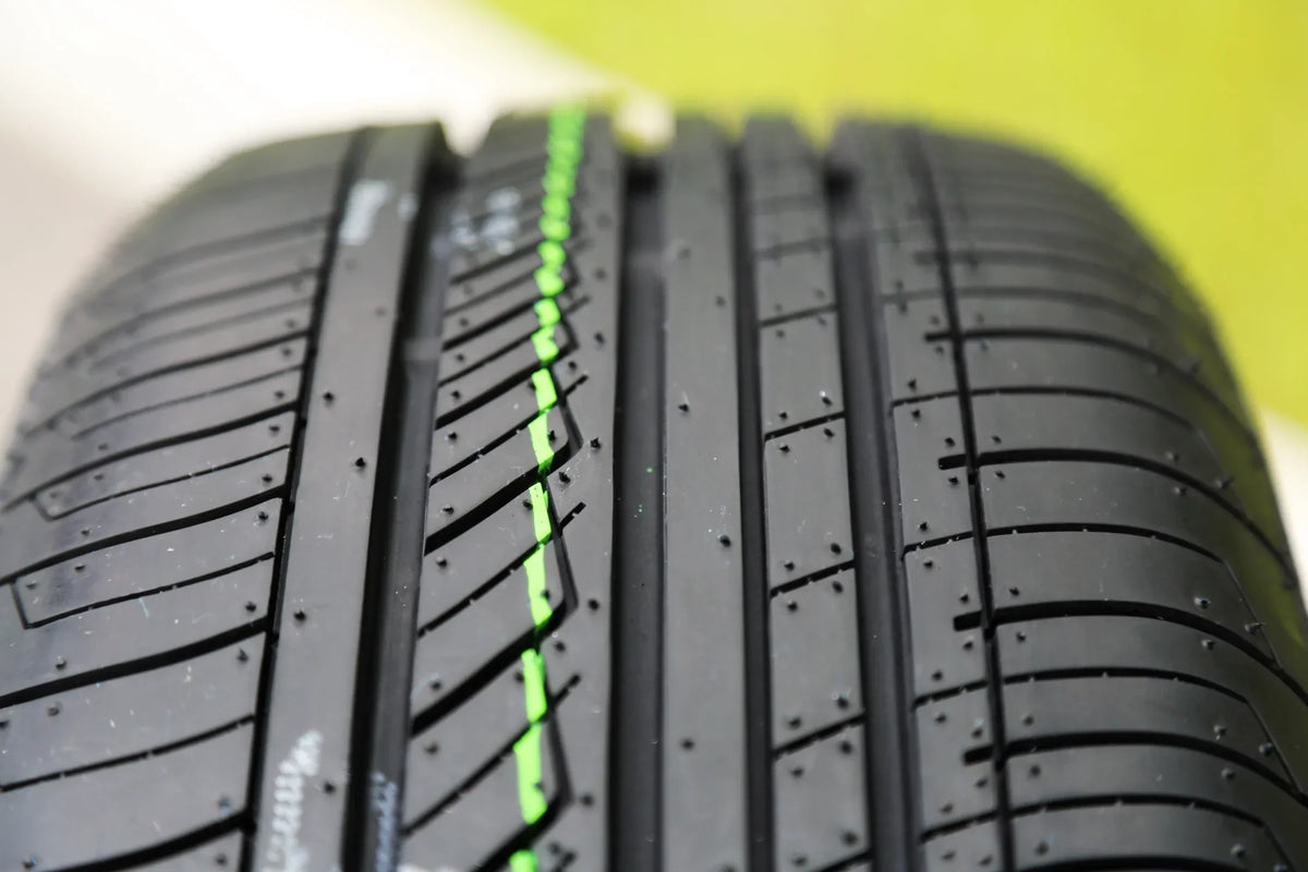 Nouveauté 2026 – Ensemble de 4 pneus Forceum Ecosa 175/70R13 82H toutes saisons