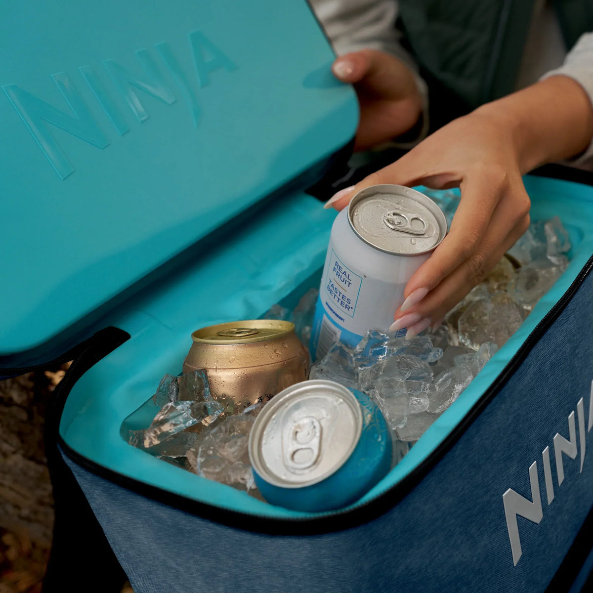 Nouveauté 2026 – Glacière souple Ninja Outdoor FrostVault Go 24 canettes avec zone froide et sèche, bleu bord de lac - FF124NV