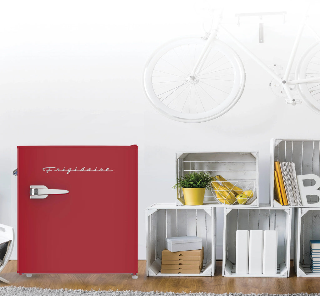 Nouveauté 2026 – Réfrigérateur Frigidaire , 1,6 pi³, style rétro compact, avec ouvre-bouteille latéral, couleur corail