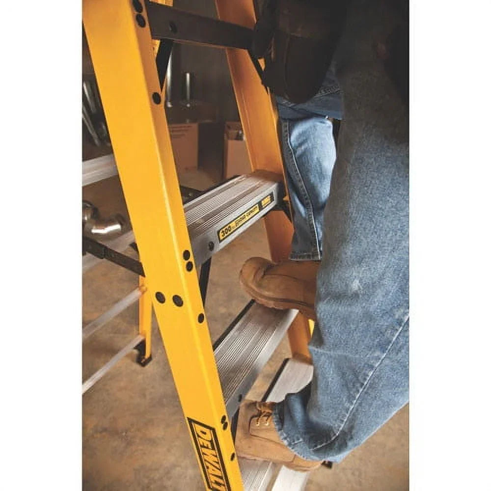 Nouveauté 2026 – Échelle escamotable Dewalt 4 pieds en fibre de verre, type Ia, capacité de charge de 300 livres, Dxl3010-04