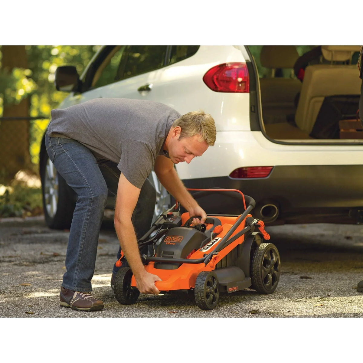 Nouveauté 2026 – Tondeuse à gazon sans fil BLACK+DECKER 40V MAX* avec batterie et chargeur inclus (CM2043C