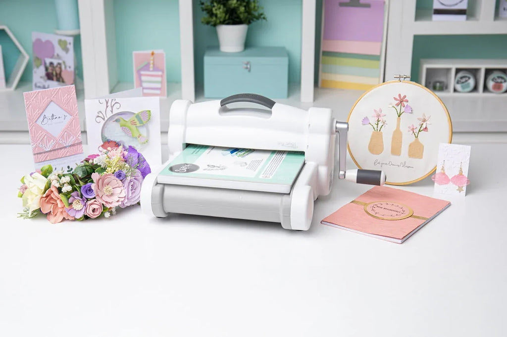 Nouveauté 2026 – Machine de découpe et d'embossage Sizzix Big Shot Plus