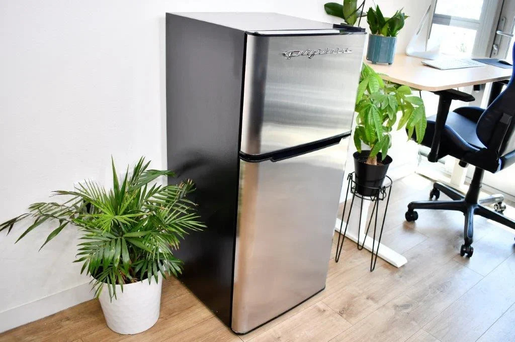 Nouveauté 2026 – Réfrigérateur compact Frigidaire 2 portes, 4,5 pi³, finition chromée, EFR451, platine