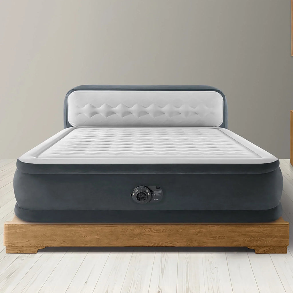 Nouveauté 2026 – D'Intex : Dura-Beam Deluxe : Matelas gonflable avec tête de lit ultra moelleuse - Queen - Gris, matelas gonflable de 45 cm, pompe intégrée, technologie Fiber-Tech, sac de transport, capacité de charge de 272 kg (64447ED