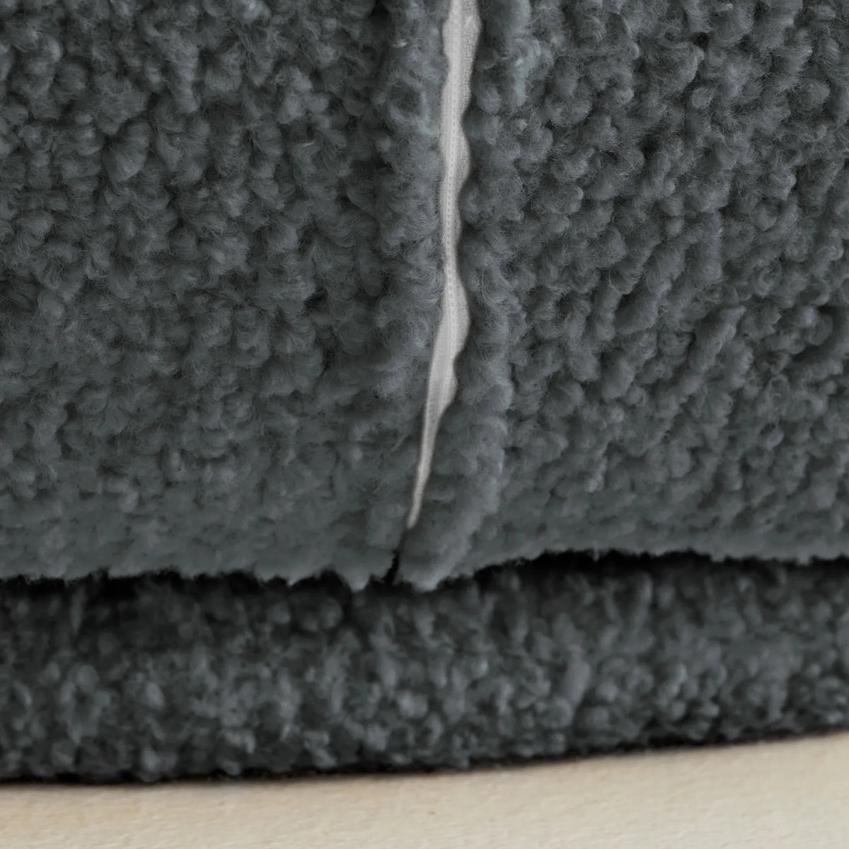 Nouveauté 2026 – Fauteuil pivotant Mira de Better Homes & Gardens , en peau de mouton retournée crème