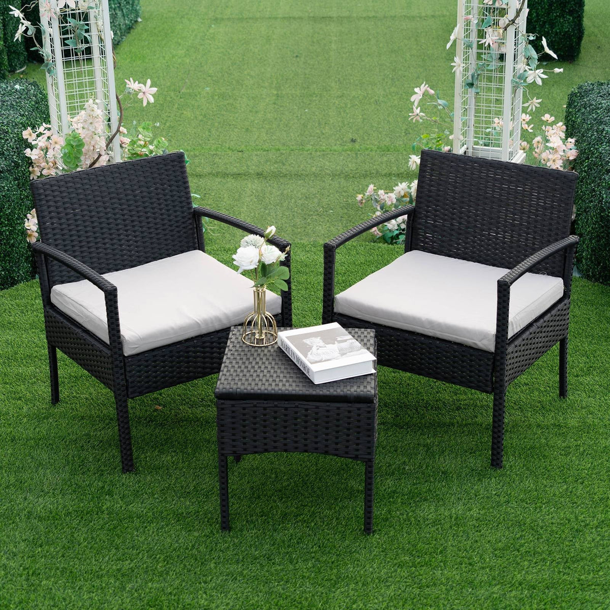 Nouveauté 2026 – Ensemble de mobilier de jardin Tappio , 3 pièces, style bistro, comprenant des chaises de conversation en rotin, une table d'appoint et des coussins. Idéal pour balcon, jardin ou terrasse. Couleur : rouge