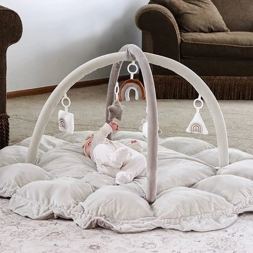 Nouveauté 2026 – Tapis d'éveil 5 en 1 épais et moelleux, convertible et évolutif, pour bébés et jeunes enfants. Piscine à balles et coussin pour animaux inclus. Balles non incluses