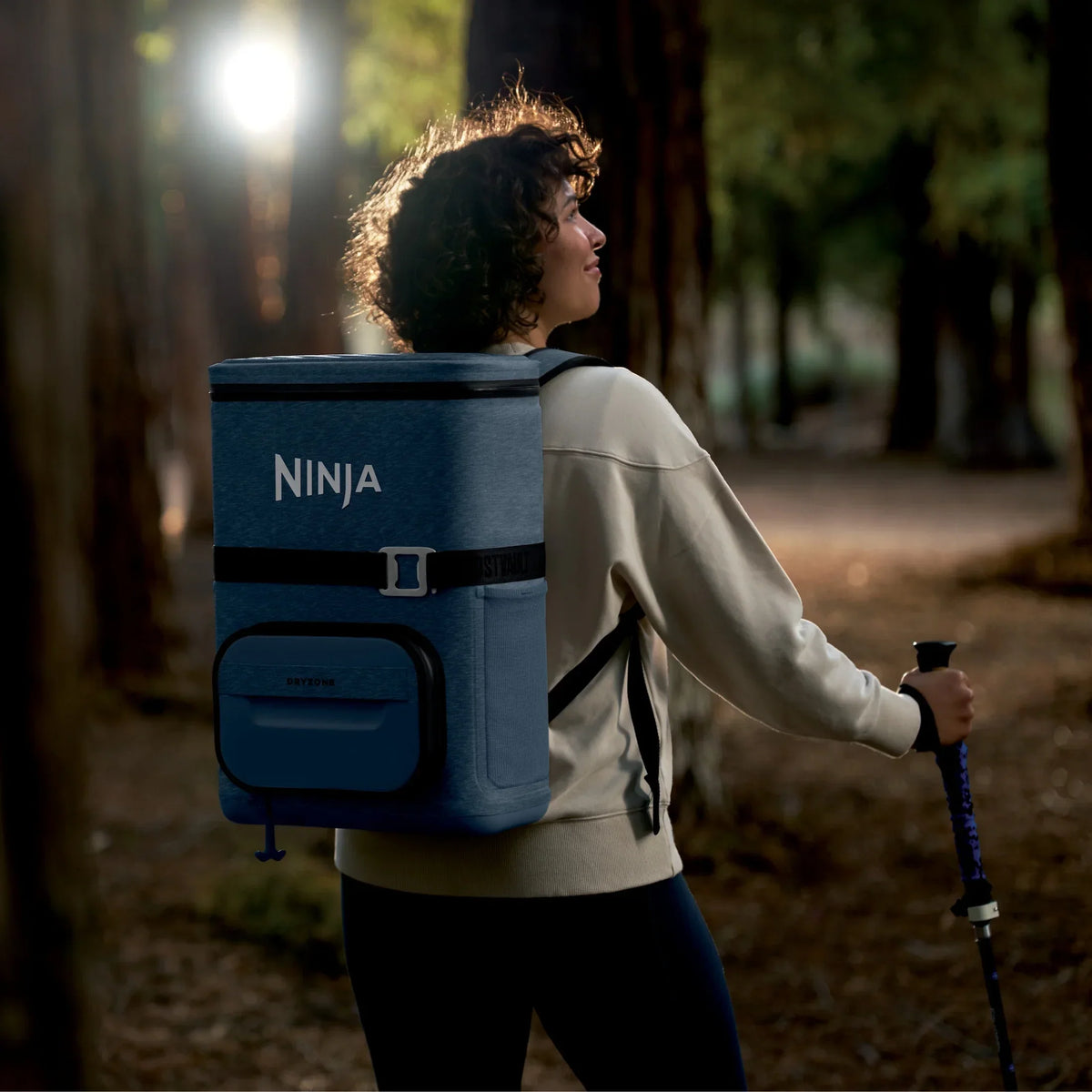 Nouveauté 2026 – Glacière souple Ninja Outdoor FrostVault Go 24 canettes avec zone froide et sèche, bleu bord de lac - FF124NV