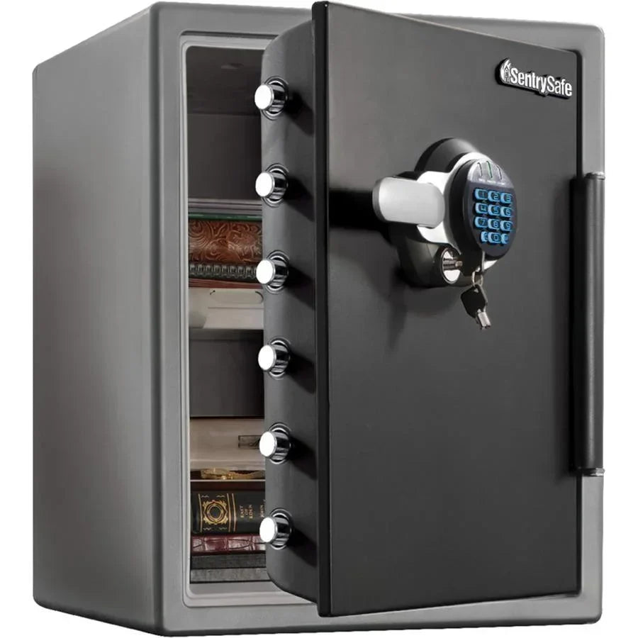 Nouveauté 2026 – Coffre-fort numérique ignifugé et étanche Sentry Safe - 56 litres - Numérique, programmable, double serrure à clé - 4 pênes de verrouillage actifs - Résistant au feu, à l'eau et à l'effraction - pour tablette, téléphone portable, dis