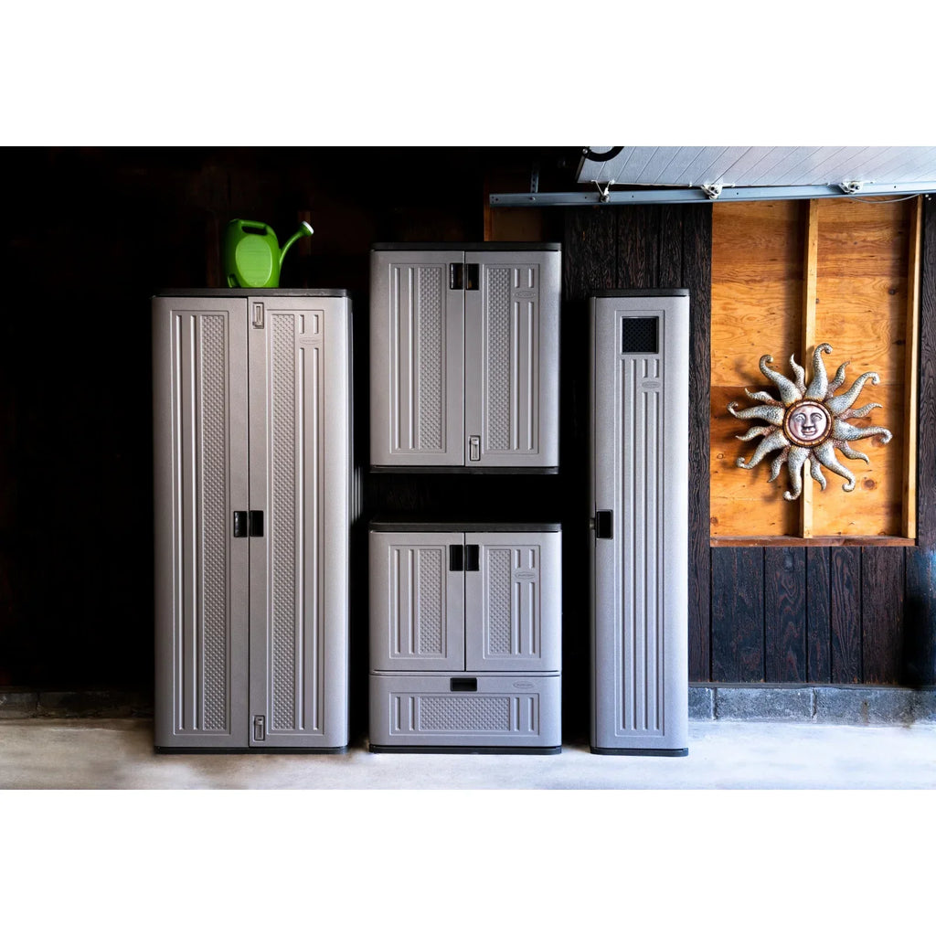 Nouveauté 2026 – Armoire de rangement extérieure Suncast Mega Tall en résine avec 3 étagères, finition platine métallisée