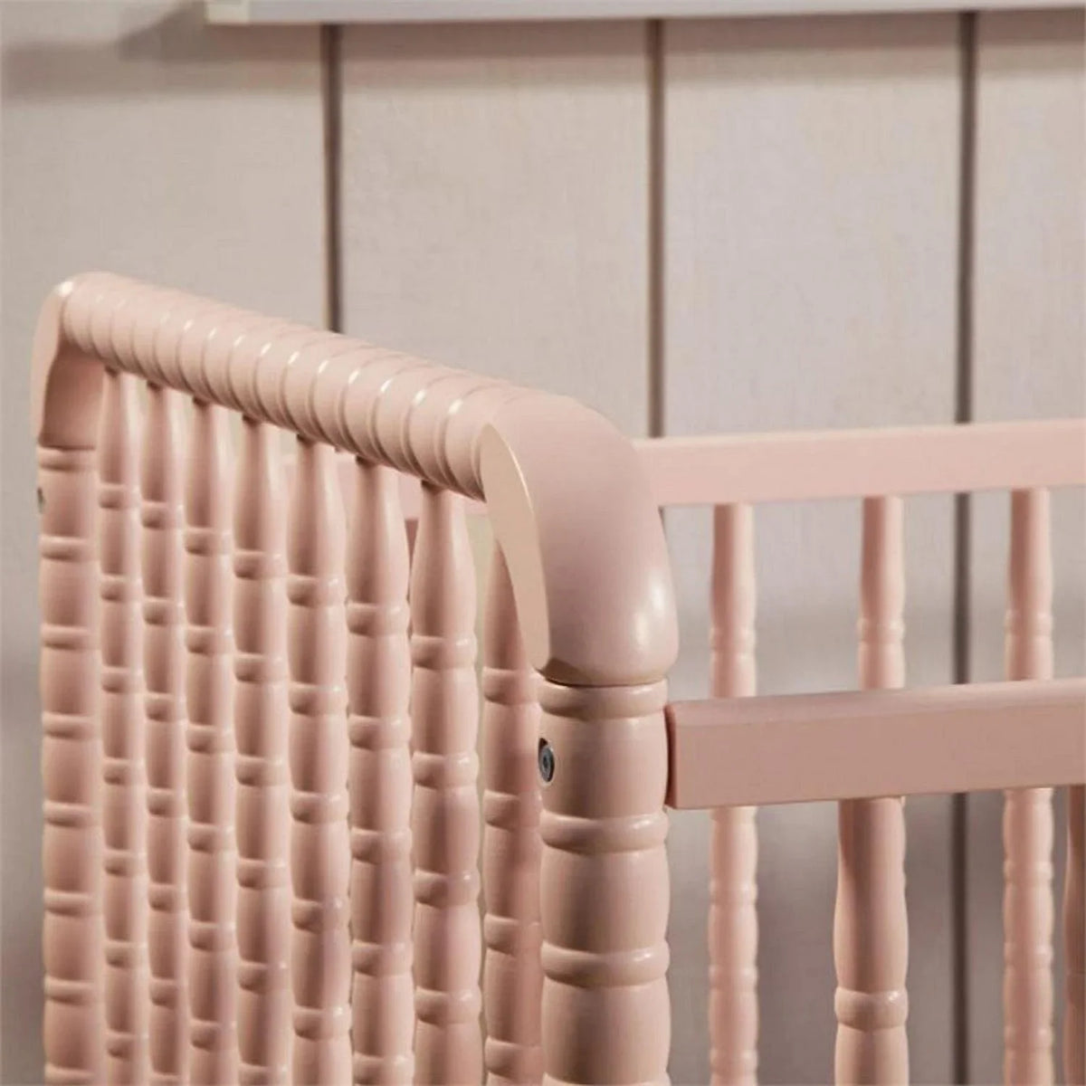 Nouveauté 2026 – Lit bébé convertible 3-en-1 DaVinci Jenny Lind , couleur rose poudré