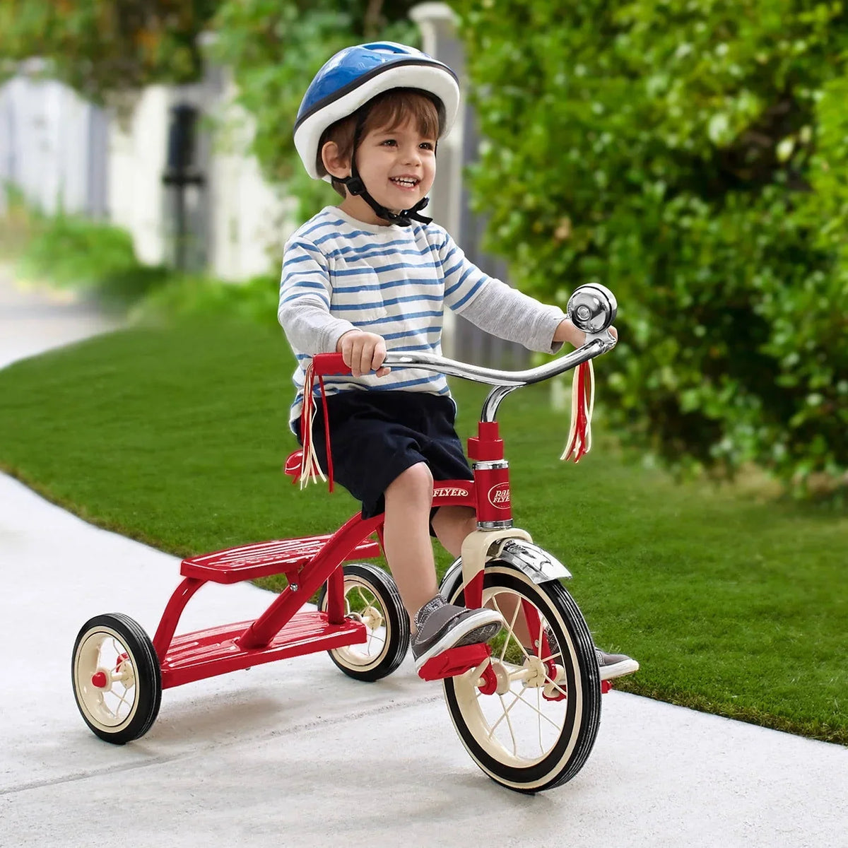 Nouveauté 2026 – Tricycle Radio Flyer , rouge classique à double plateau, roue avant de 12 pouces, rouge