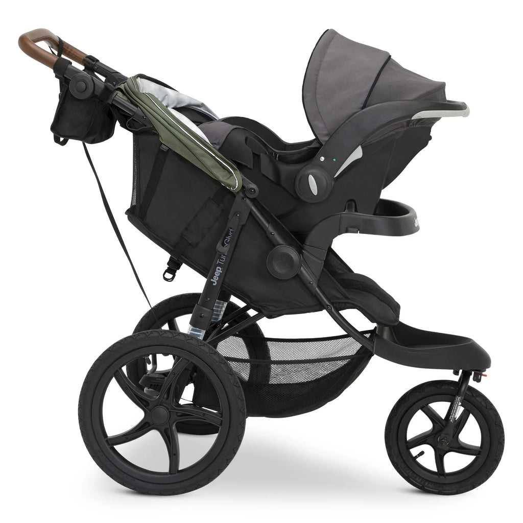 Nouveauté 2026 – Poussette de jogging Jeep TurboGlyde de Delta Children, noire